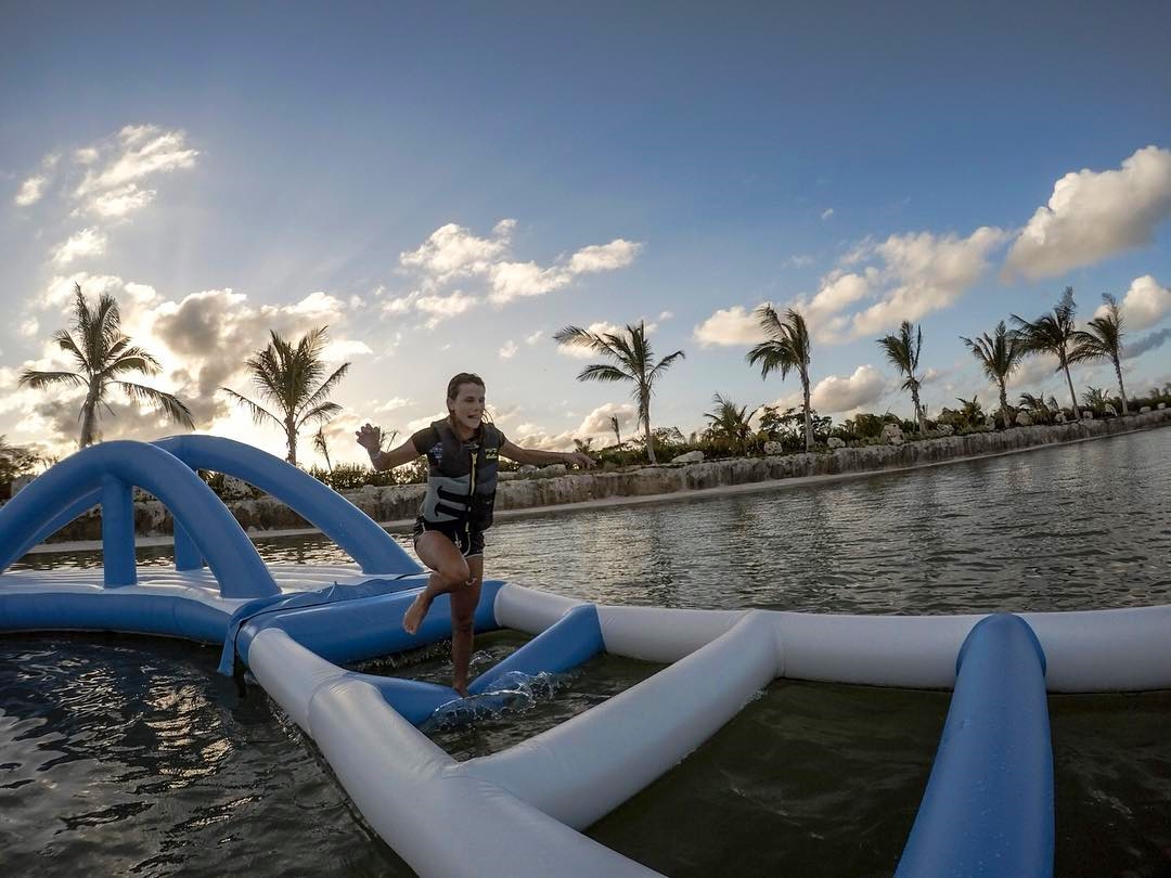 Fotos y videos de parques acuáticos hinchables